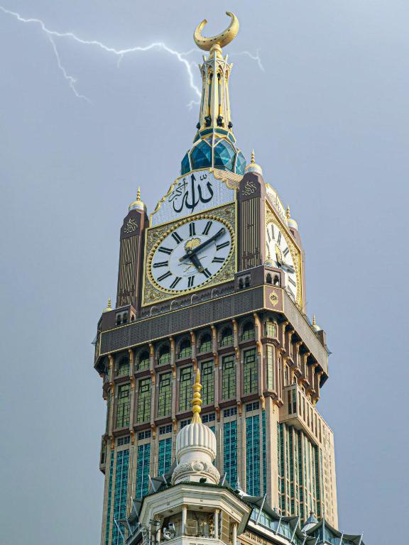 Omra Octobre 2026 — Spécial vacances scolaires / Dar Al Eiman Al Haram Hotel 5* / Makkah Clock Royal Tower - A Fairmont Hotel 5* — photo 4